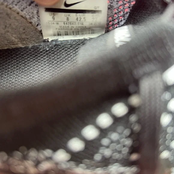 Nike Black and White Sneakers - Picture 7 of 7